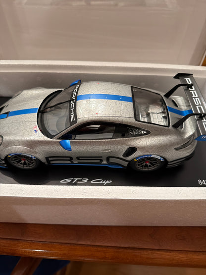 Rare AWESOME Porsche GT3 Spark 1:18 Cup car Brand new